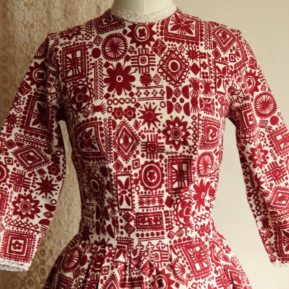 Vintage 1950s Dress, Red and White Cotton Fit and Flare with Lace Trim - Picture 3 of 13